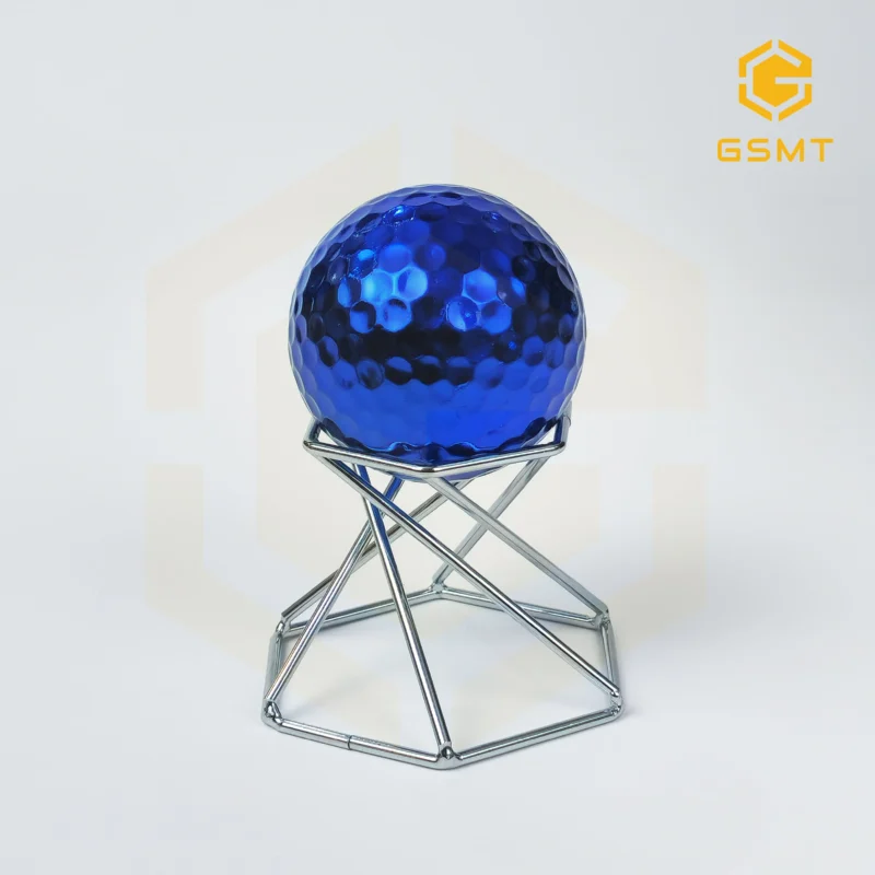 Banh Golf màu xanh xi mạ là phiên bản nâng tầm của quả bóng golf truyền thống