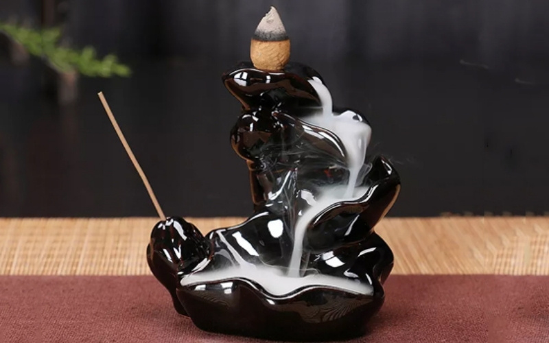 Điểm nổi bật của Thác Khói Phong Thủy mạ vàng 