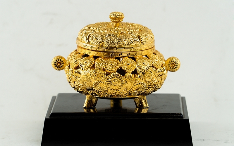 Cách bảo quản Lư Xông Mạ Vàng xi mạ