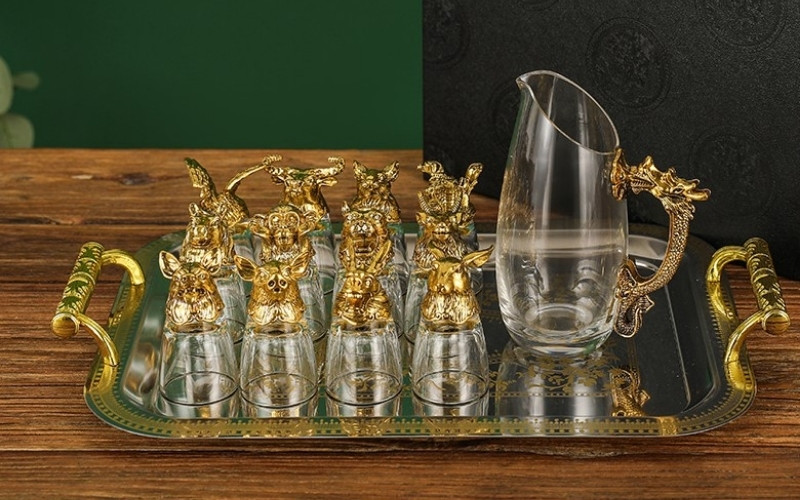 Ly Thủy Tinh Mạ Vàng là dòng sản phẩm xi mạ được chế tác từ thủy tinh cao cấp