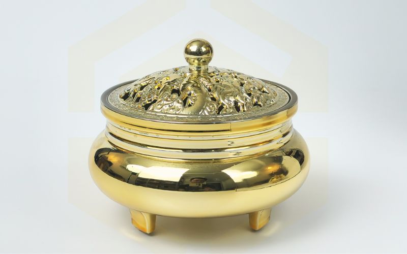 Mạ vàng là kỹ thuật phủ một lớp vàng mỏng lên bề mặt của vật liệu