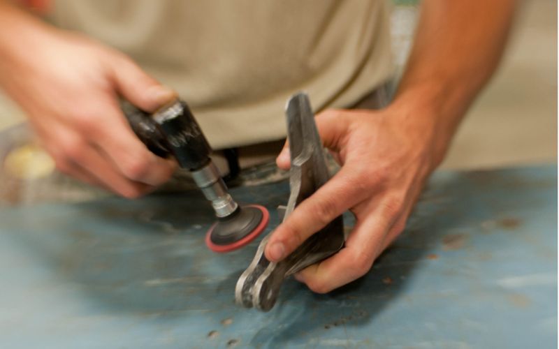 Quy trình gia công bề mặt kim loại trước khi mạ