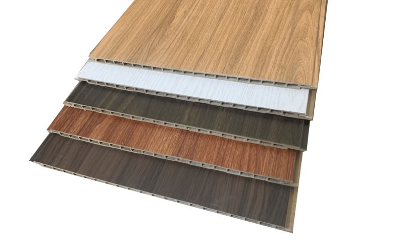 Các yếu tố ảnh hưởng đến giá tấm ốp gỗ nhựa