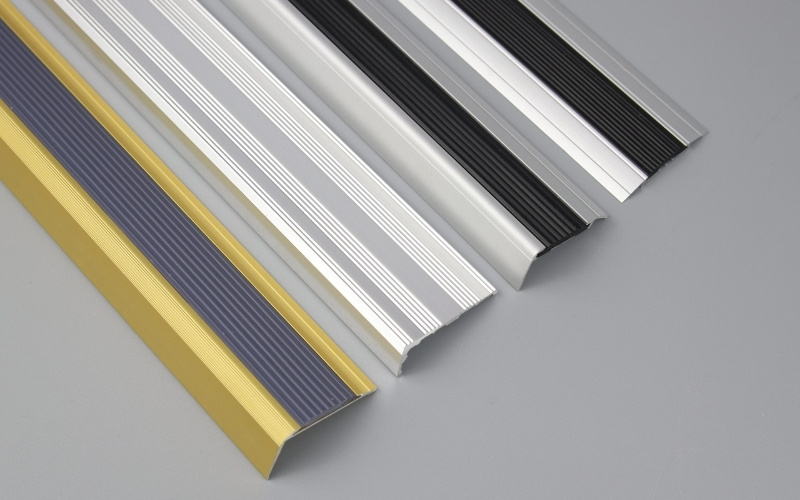 nẹp inox bậc cầu thang