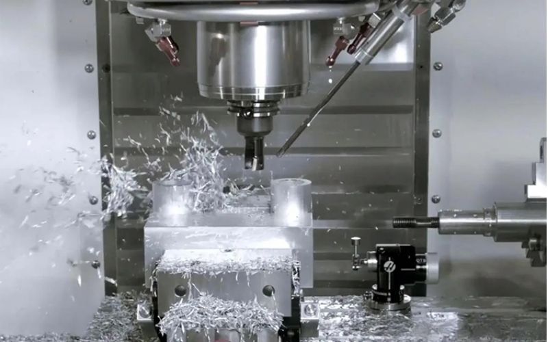 Gá đặt chi tiết gia công là quy trình cố định và định vị phôi